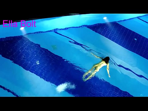 ❤️ Dili ko makahunong sa pagtan-aw, ang batan-ong blonde nasakpan nga naglangoy nga hubo sa ELLA BOLT resort pool ☑ Fuck video sa ceb.extratorrents.top