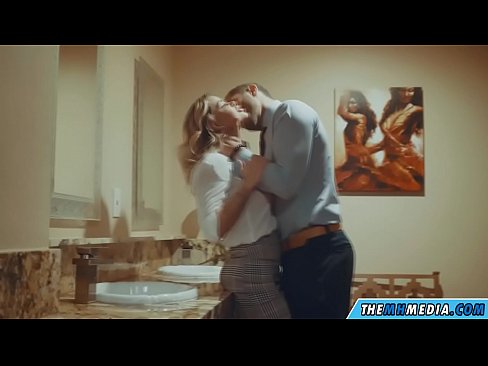 ❤️ Kung ang usa ka busty blonde naghaylo kanimo sa usa ka publiko nga kasilyas ☑ Fuck video sa ceb.extratorrents.top
